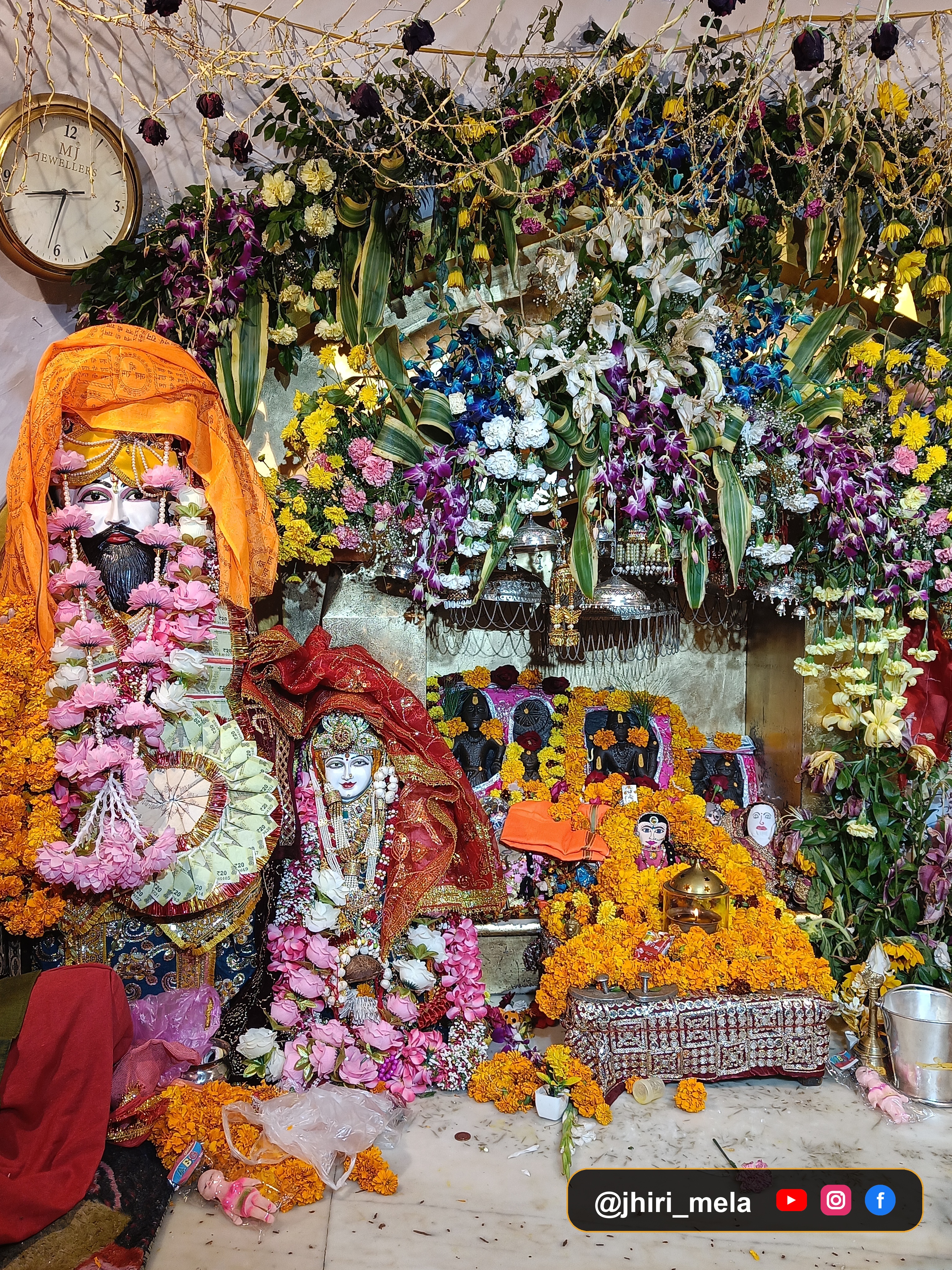 Vertical Darshan of Shri Bua-Bawa Sanctum with Floral Canopy — पुष्प मंडप युक्त श्री बुआ-बावा गर्भगृह का ऊर्ध्वाधर पावन दर्शन | Jhiri Dham, Jammu